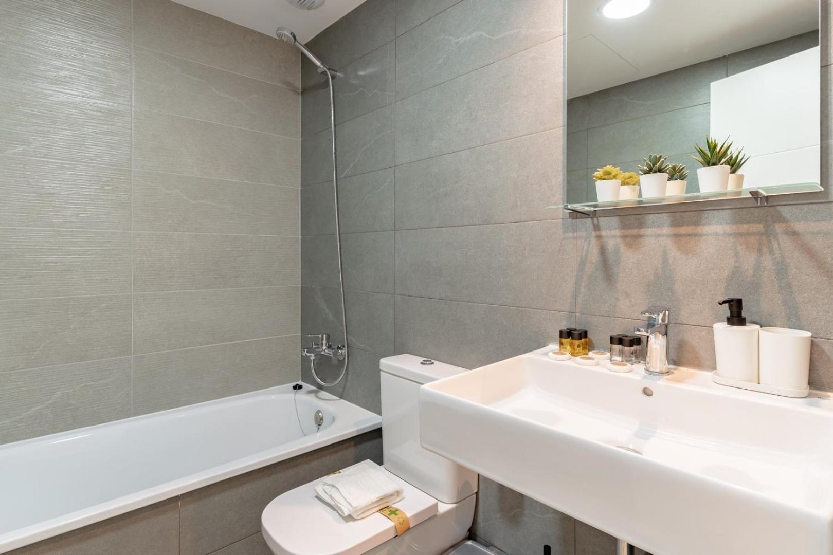 Guestready - Sunny Seaside Escape In Malaga Apartment Exterior photo